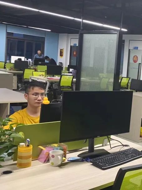 奋战一线丨W66最给力的老牌娱乐人的假期这样过